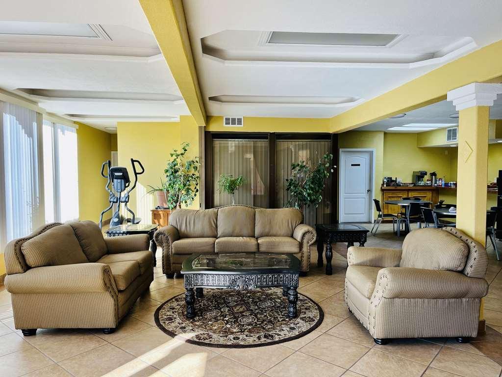 Suburban Studios Houston North I-45 Interior photo