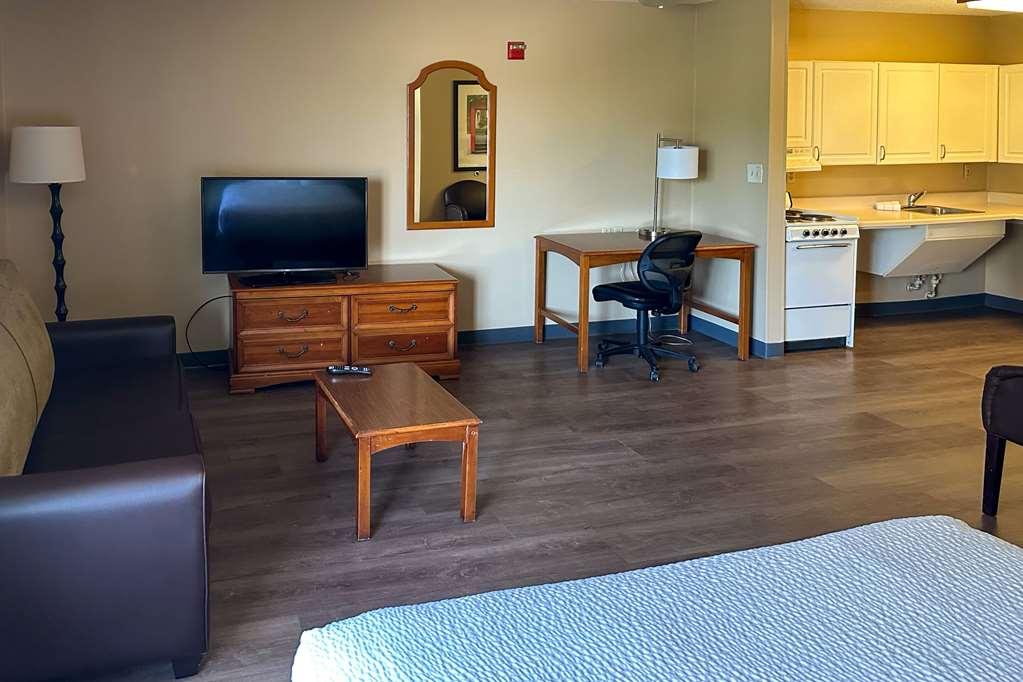 Suburban Studios Houston North I-45 Room photo