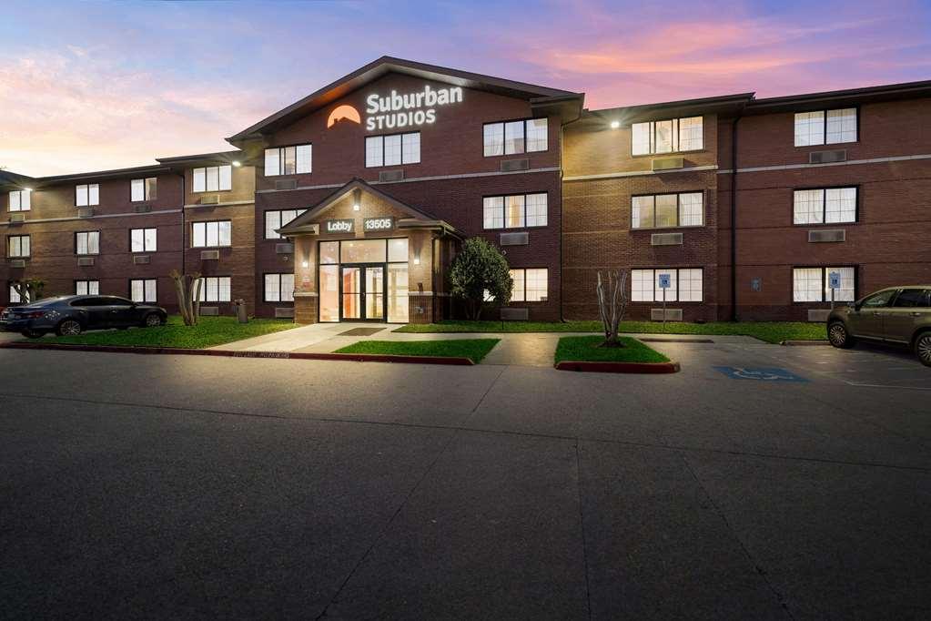 Suburban Studios Houston North I-45 Exterior photo