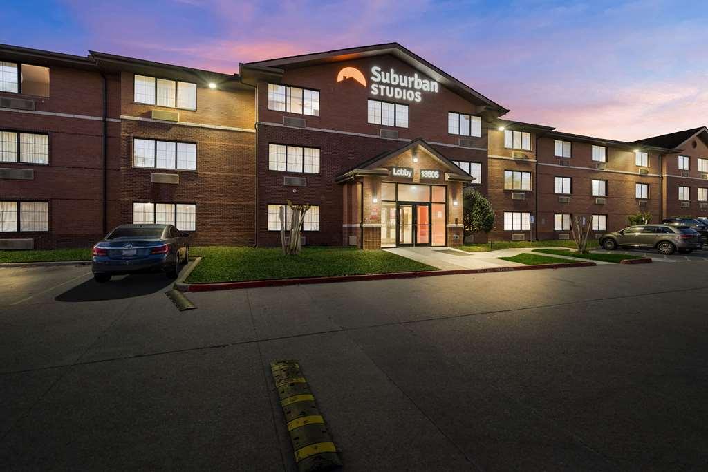 Suburban Studios Houston North I-45 Exterior photo