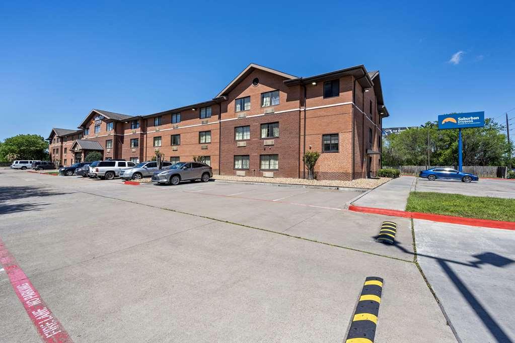 Suburban Studios Houston North I-45 Exterior photo
