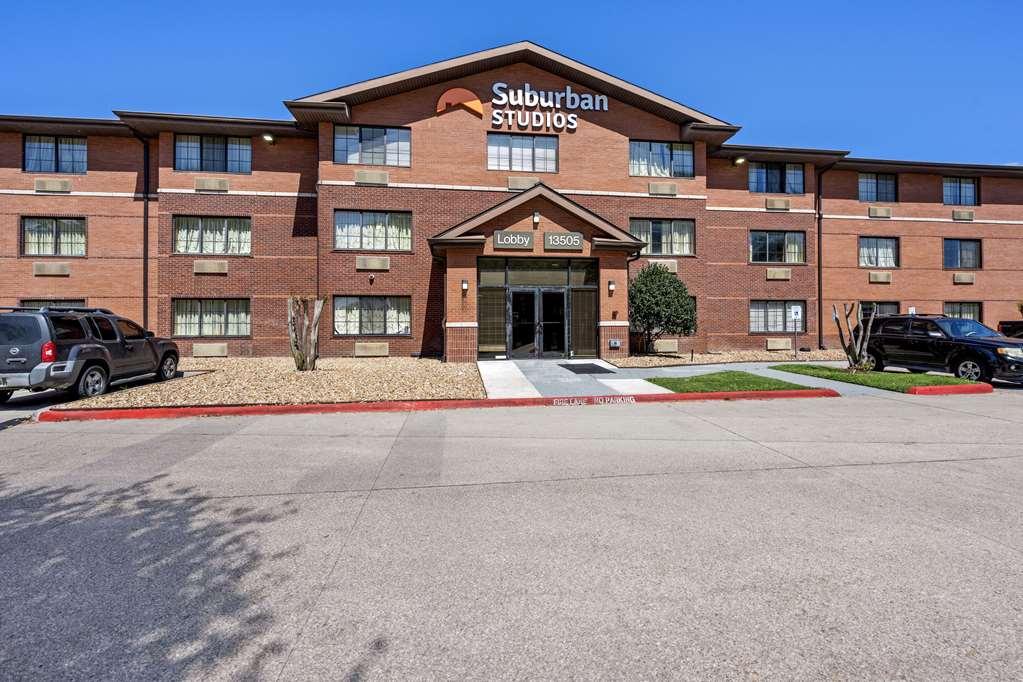 Suburban Studios Houston North I-45 Exterior photo